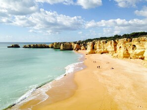 Beach towels - Private Modern 3 Bed Villa With Private Pool in Gale, Near Albufeira  (Gale)