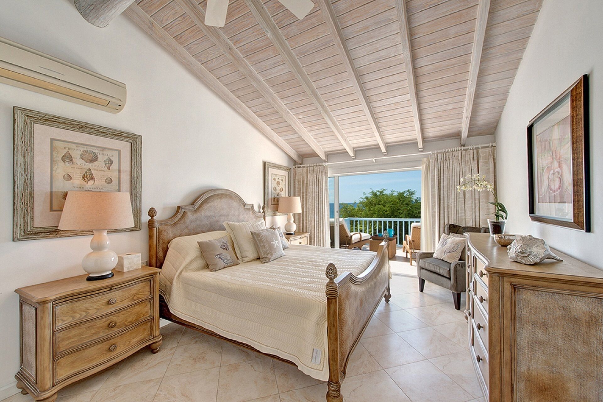 4 soverom, safe på rommet, strykejern/-brett og wi-fi