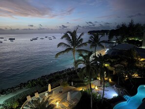 Outdoor pool - **Luxury 4Bed/4Bath Beachfront Villa – Panoramic Ocean Views, Prime Location** (Holetown)
