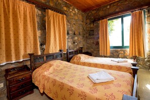 2 bedrooms, in-room safe, iron/ironing board, free WiFi