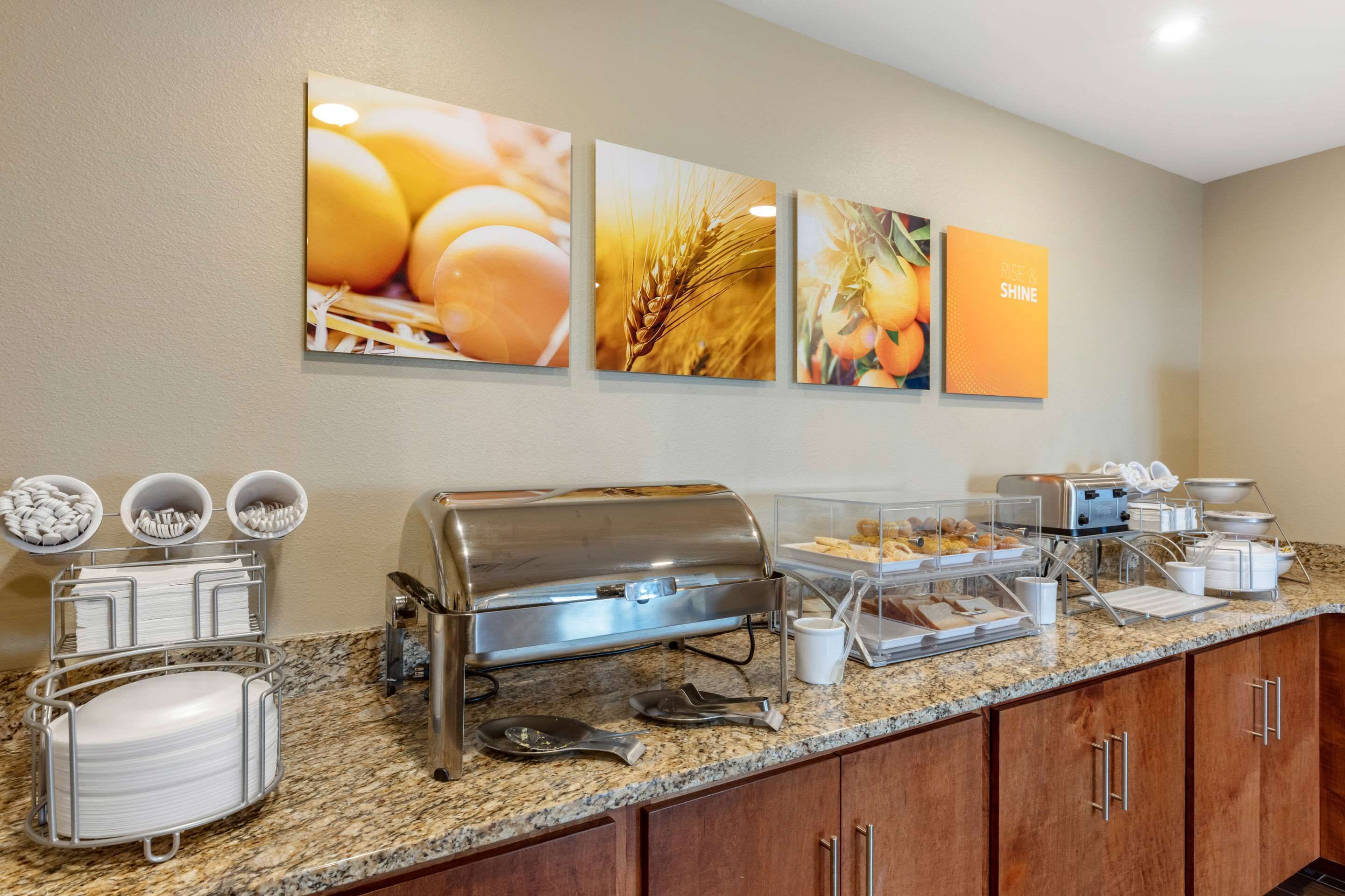 free daily on-the-go breakfast