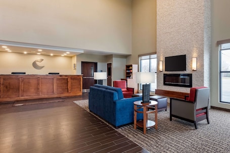Lobby. Comfort Inn White House