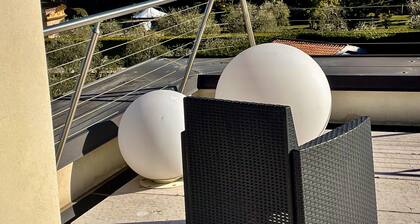 Lomat Toscolano Madernossa - 50 metrin päässä järvestä. Huoneessa on uima-allas ja poreallas