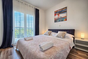 4 bedrooms, iron/ironing board, travel cot, free WiFi - Luxury villa with heated pool, Marina-Trogir (Pozorac, Marina)