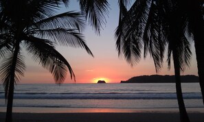 Beach - Casita Pacifica- great 2BR/1BA house steps from Samara & Carrillo Beaches (Samara)