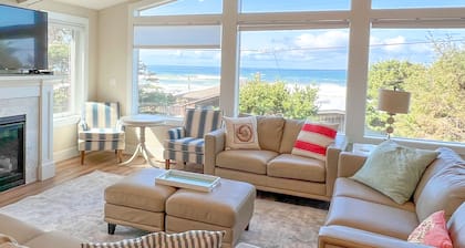 Captain's House ~ amazing ocean view, 2 min walk to beach, near Cannon Beach