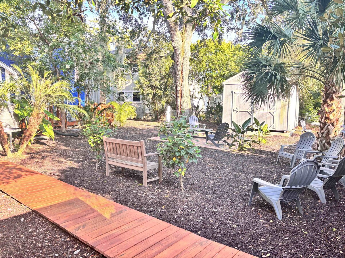 Photo 25 of FREE BIKES Dog-friendly apt in the heart of St A
