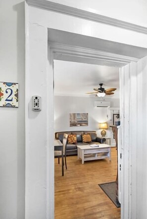 TV - FREE BIKES Dog-friendly apt in the heart of St A (St Augustine)