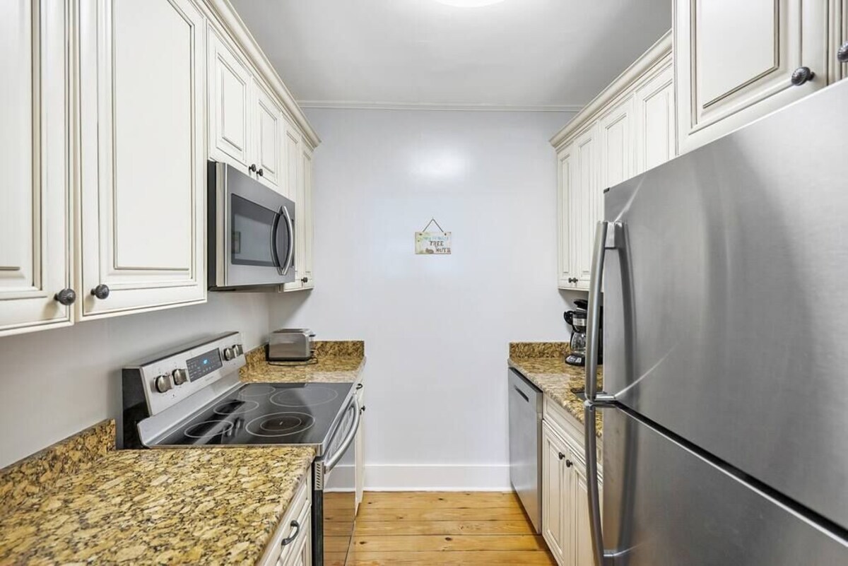 Photo 8 of FREE BIKES Dog-friendly apt in the heart of St A