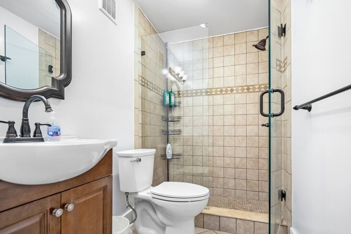 Photo 9 of FREE BIKES Dog-friendly apt in the heart of St A