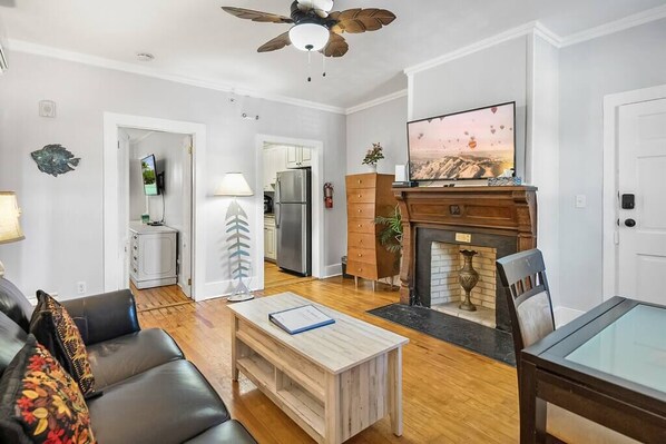 TV - FREE BIKES Dog-friendly apt in the heart of St A (St Augustine)