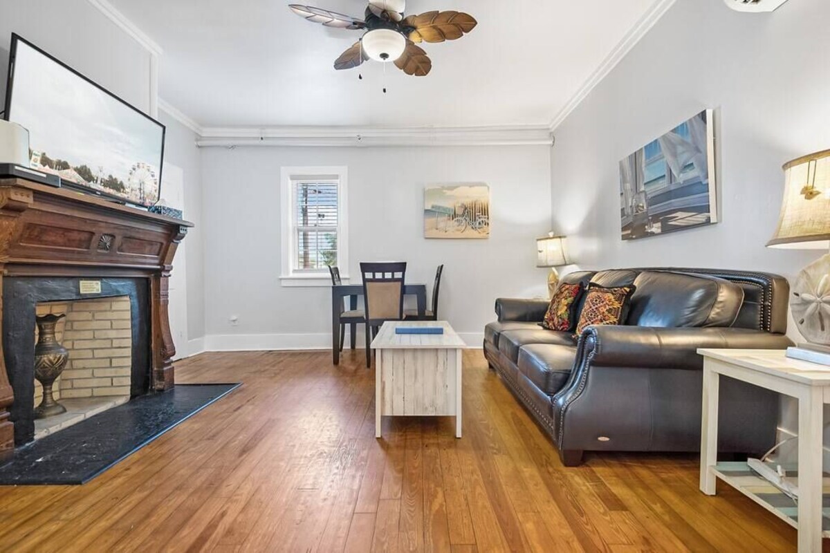 Photo 7 of FREE BIKES Dog-friendly apt in the heart of St A