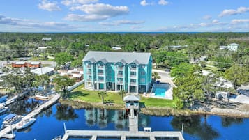 المنشأة من الخارج