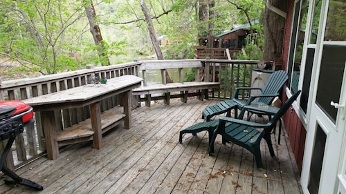 River's Edge Cabin - Swim - Kayak - Fish From Your Backyard !!!!