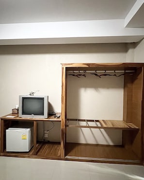 Standard Double Room | Bureau, Wi-Fi gratuit