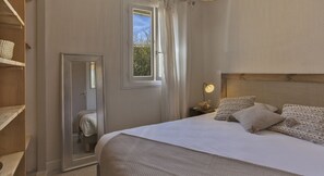 1 chambre, fer et planche à repasser, lit parapluie, Wi-Fi