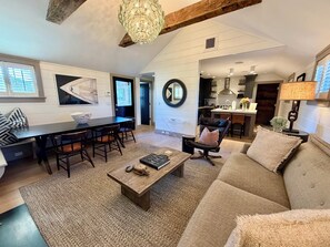 Smart TV, fireplace, music library, stereo