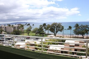Property grounds - Family Friendly 2 BD/ 2 BTH, Steps to the beach, Kamaole Beach Royale #203 (Kihei)