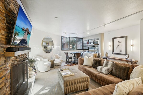 TV, fireplace, stereo