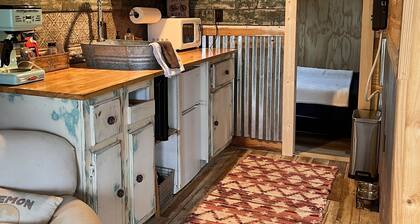 Horse Farm Retreat Creekside Tiny House, Sleeps 4 & Pet Friendly