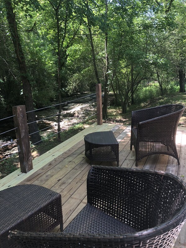Terrace/patio - Horse Farm Retreat Creekside Tiny House, Sleeps 4 & Pet Friendly (Fayetteville)
