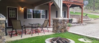 SADDLE MOUNTAIN ESCAPE