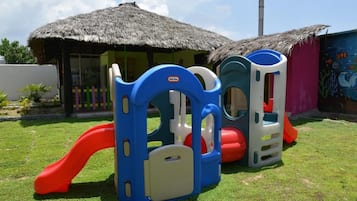 Children’s play area – outdoor