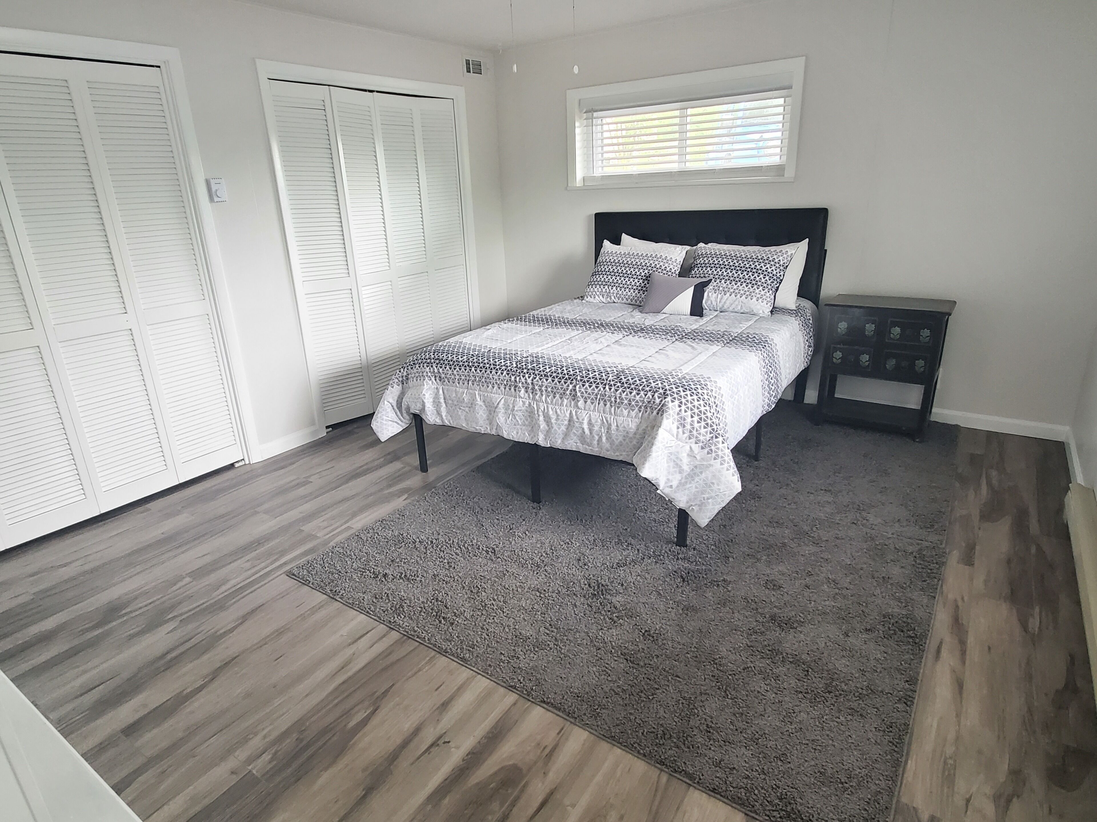 Lakeview Suite-2 Bedroom/1 Bath