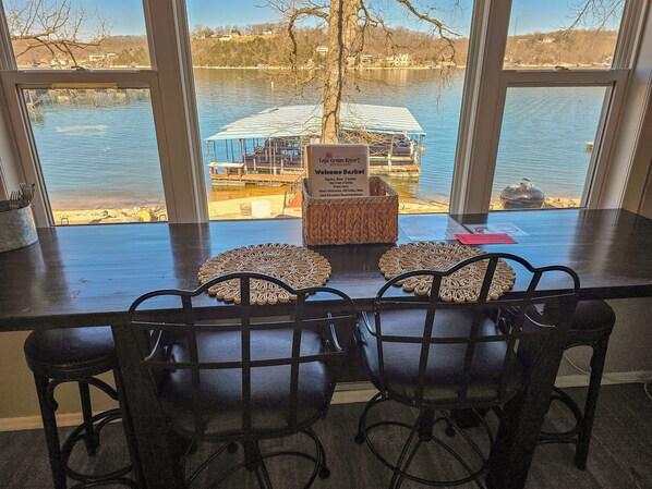 Lakefront Cabin-2 Bedroom/1 Bath (Med) | Living area | Flat-screen TV, DVD player - Lake Breeze Resort (Camdenton)