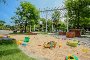 Children’s play area – outdoor - Elegance House (Wujie)