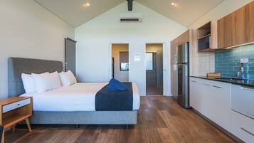 En 43-tommers LED-TV med digitale kanaler samt TV