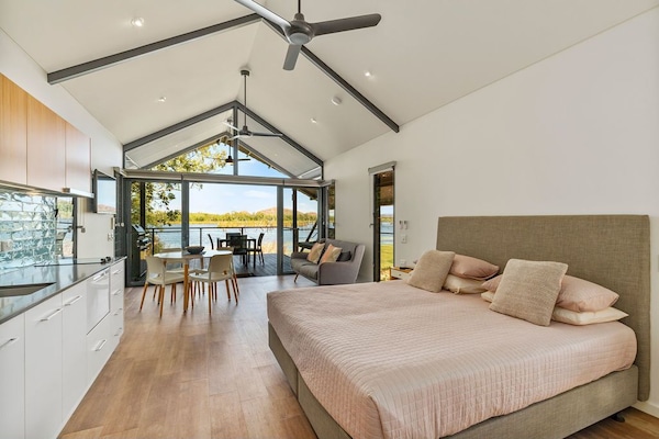 Egyptian cotton sheets, premium bedding, individually furnished