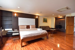 Studio with Balcony | Caja de seguridad en la habitación y wifi gratis