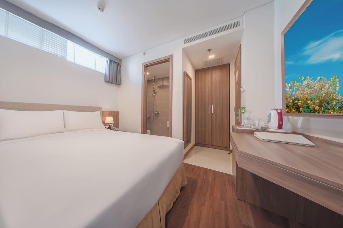 Basic-Zimmer, ohne Fenster | Hochwertige Bettwaren, Minibar, Zimmersafe, individuell dekoriert