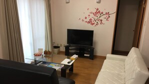 Apartment, 2 Bedrooms | Living room