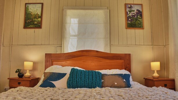 Standard Double Room, 1 Bedroom, Private Bathroom | 1 bedroom, desk, WiFi (free), bed sheets - Hostal Triwe (Puerto Octay)
