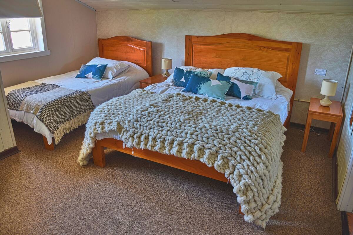 1 bedroom, desk, WiFi (free), bed sheets