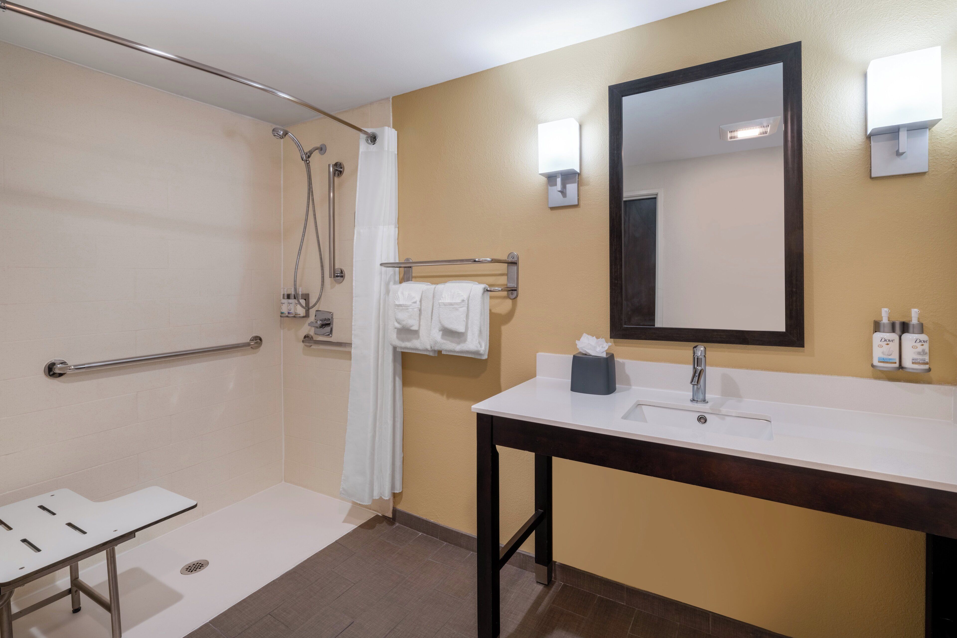 standard room, 1 king bed, accessible (communications, mobil, roll-in shower) | 1 bedroom, pillow-top beds, desk, laptop workspace