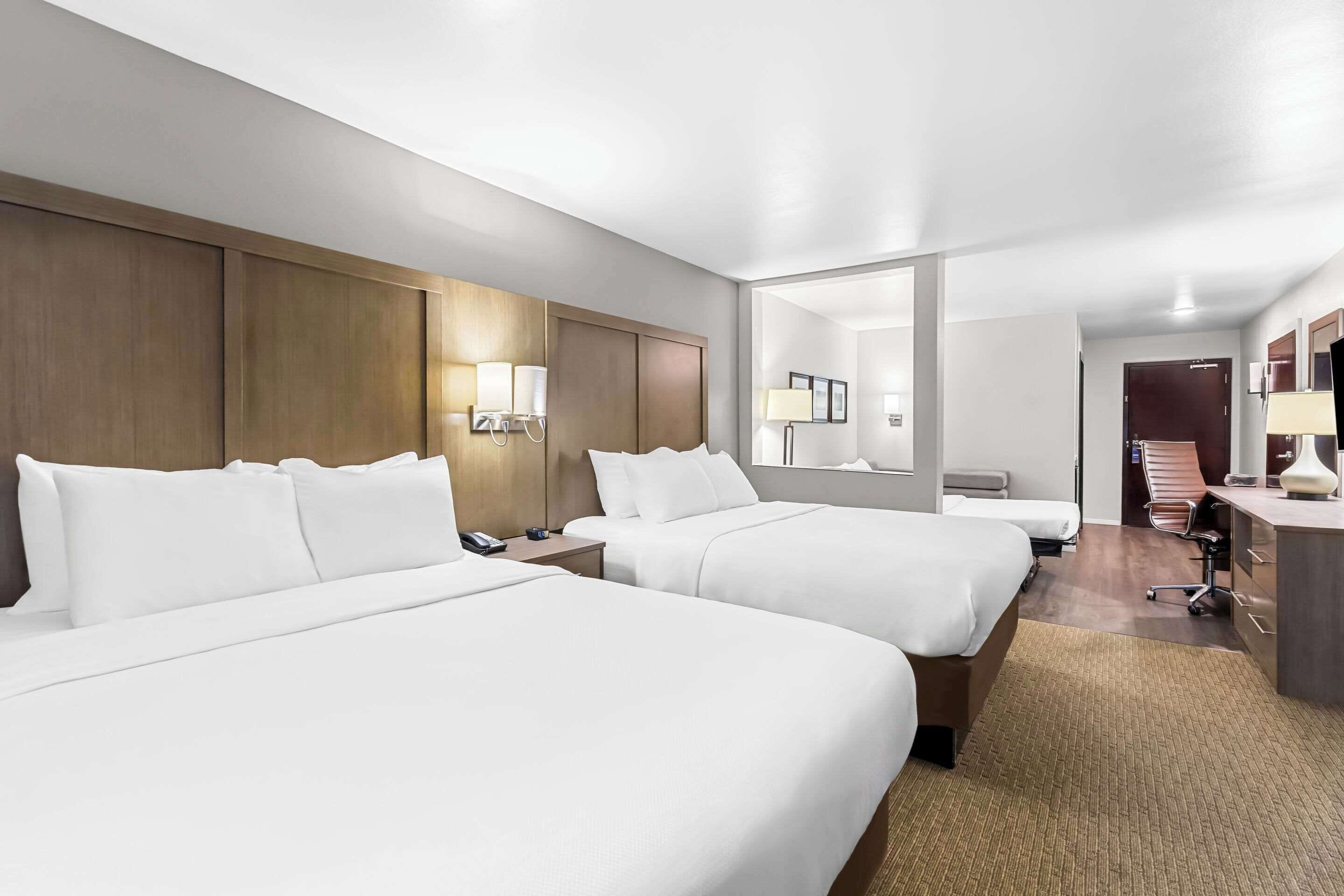 desk, blackout curtains, iron/ironing board, free wifi