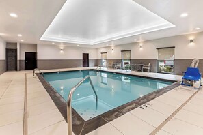 Indoor pool - Comfort Suites Columbia I-65 (Columbia)