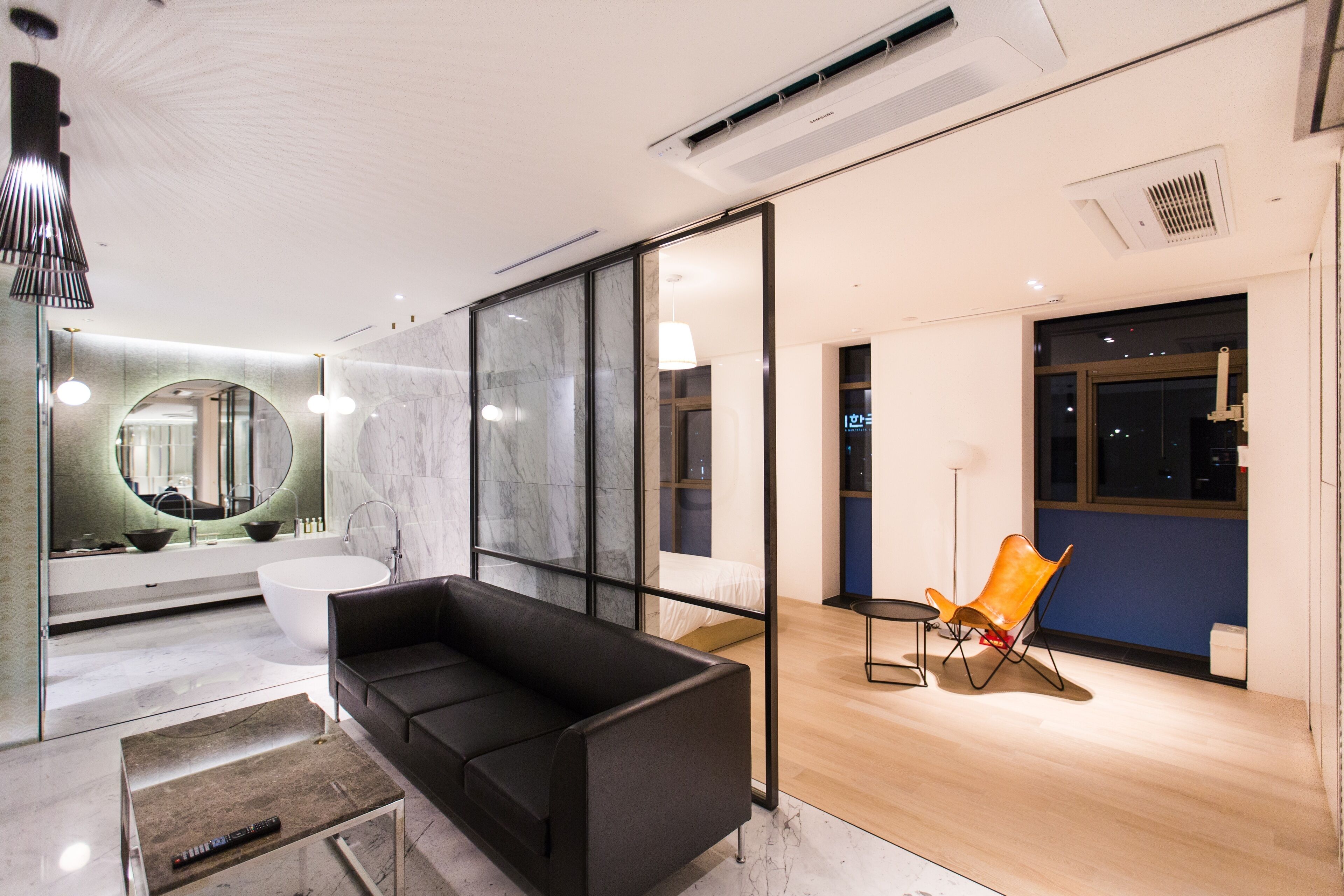 in-room safe, free wifi, bed sheets