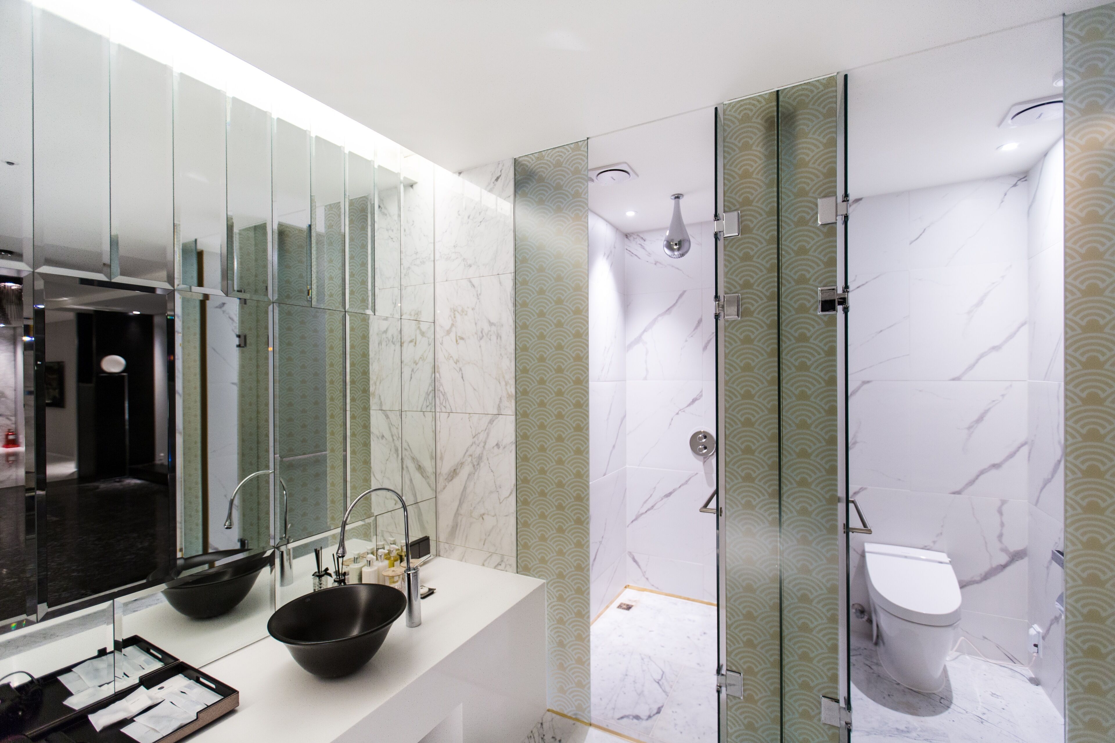 staryrak suite | bathroom | free toiletries, hair dryer, bathrobes, slippers