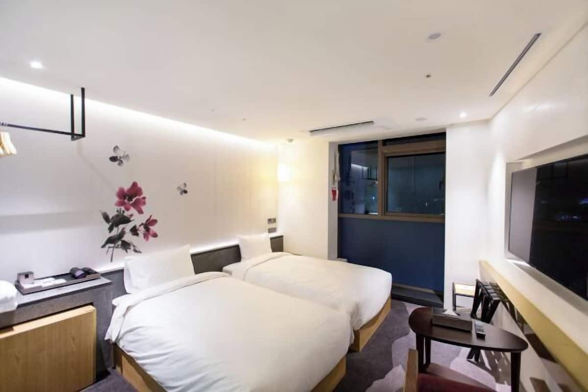 1 dormitori, caixa forta a l'habitació, wifi gratuïta i roba de llit