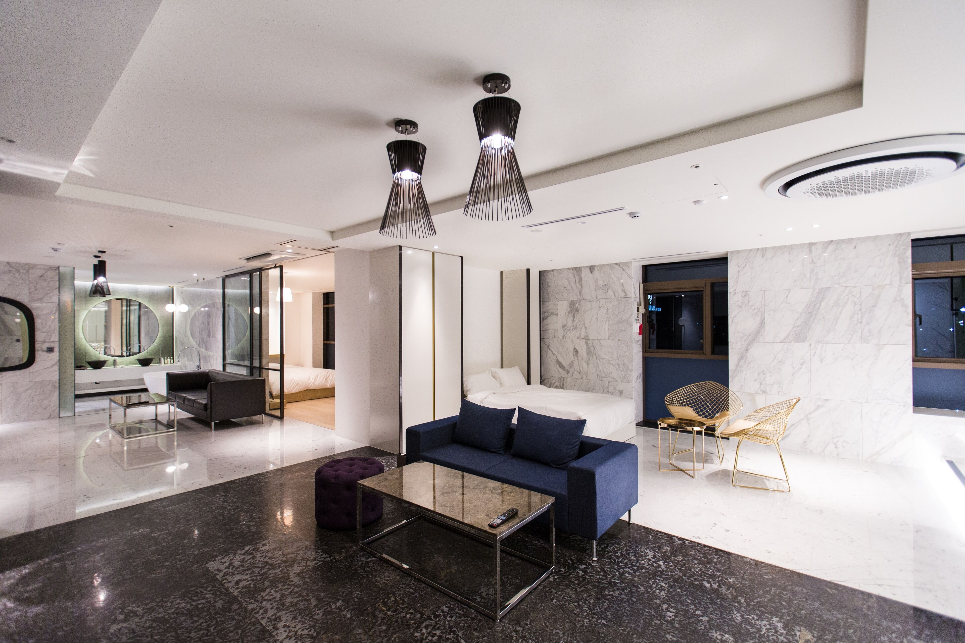 staryrak suite | in-room safe, free wifi, bed sheets