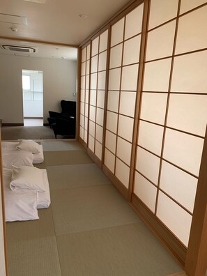 Business Double or Twin Room, Non Smoking | 1 bedroom, desk, laptop workspace, free WiFi - Hotel Oxio (Okayama)