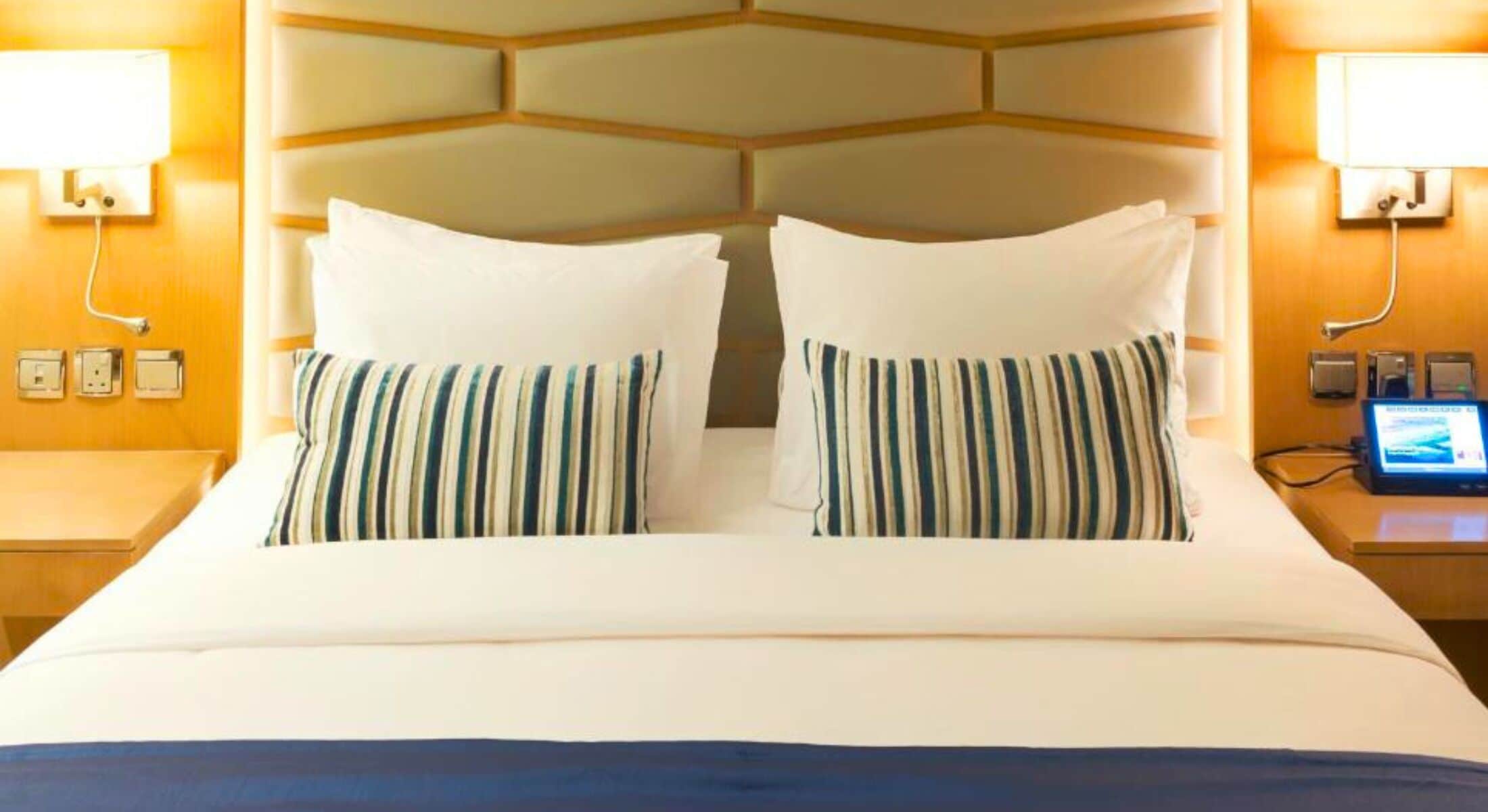 Minibar, safe på rommet, skrivebord og skrivebord for bærbar PC