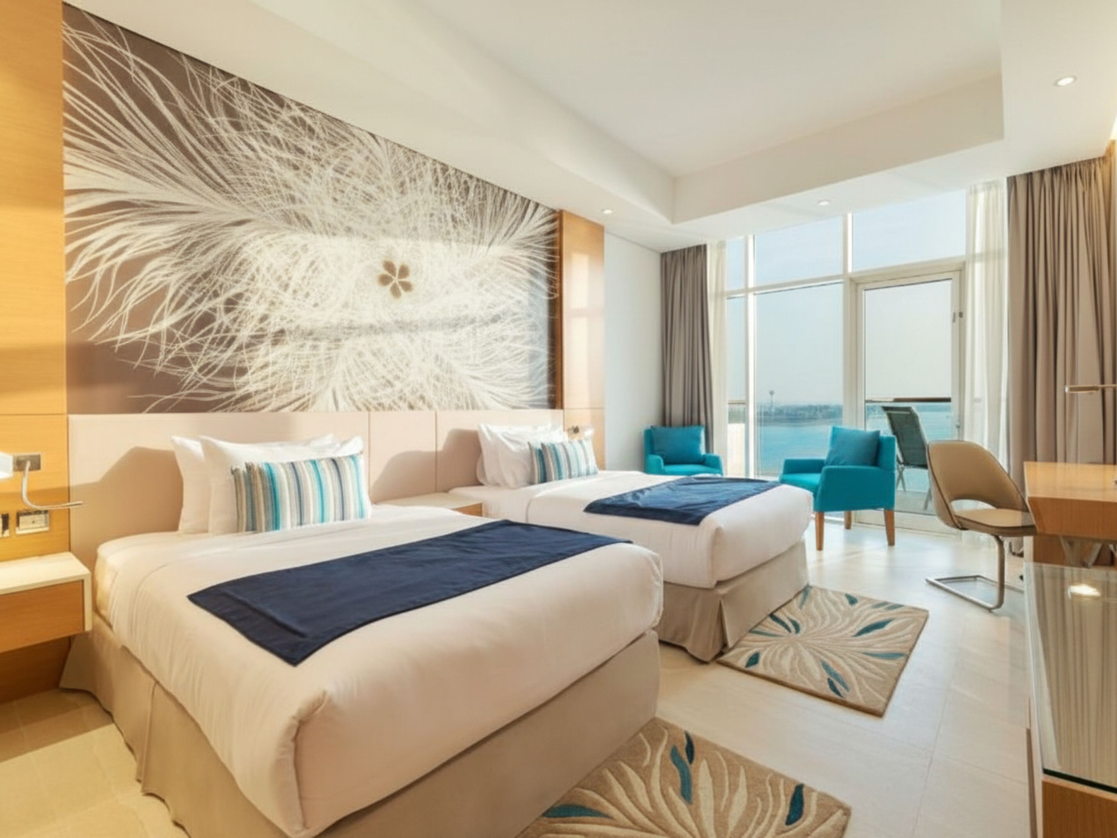 Premium Room with Sea View and Hotel Private Beach Access | Minibar, safe på rommet, skrivebord og skrivebord for bærbar PC