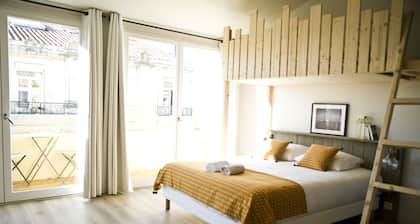 Georges Hostel & Café