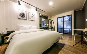 1 habitación, ropa de cama de alta calidad, escritorio y wifi gratis 