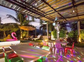 3 Bedrooms Villa | In-room dining